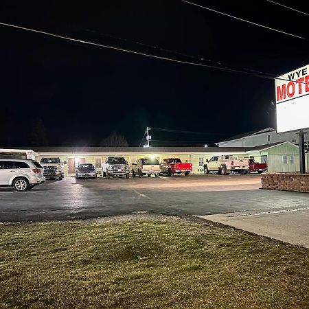 Wye Motel Clinton Екстер'єр фото
