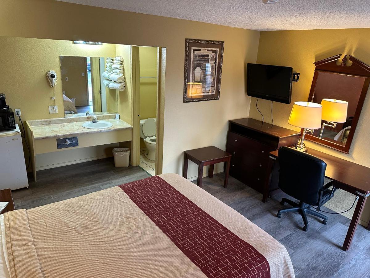 Wye Motel Clinton Екстер'єр фото