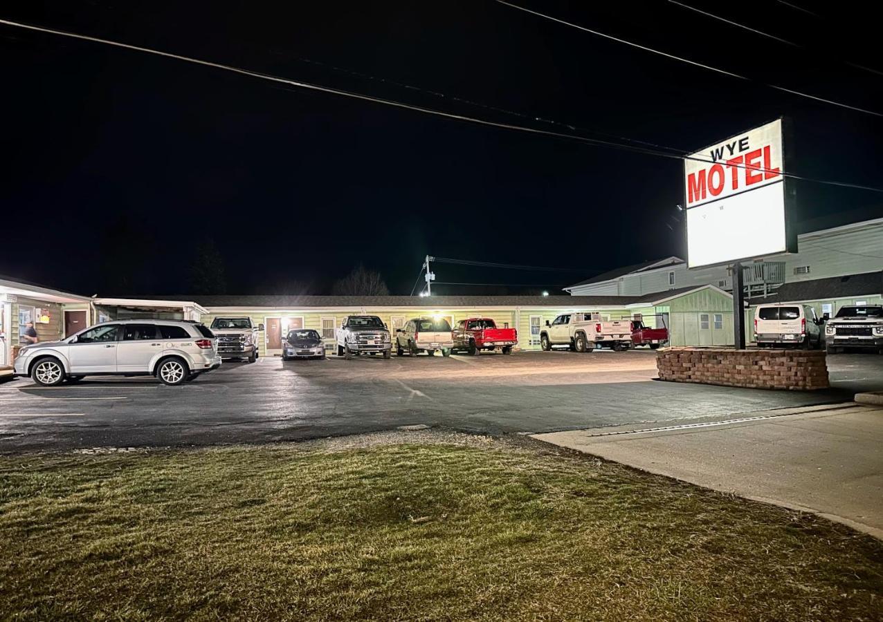 Wye Motel Clinton Екстер'єр фото